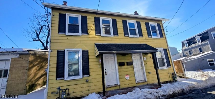 Nice, updated duplex, with laundry in building. Newer appliances, hardwood floors, storage attic, patio, ready to move in.