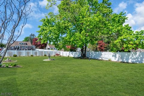 43 Everett Dr, Dover Town, NJ 07801 - #: 4025696