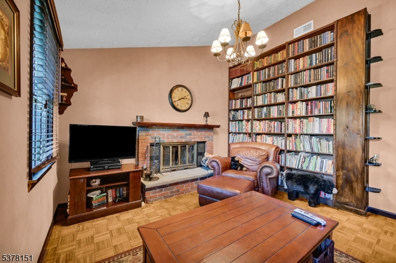 Mountain Circle - Residential