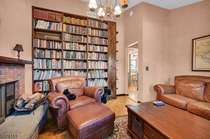 Mountain Circle - Residential