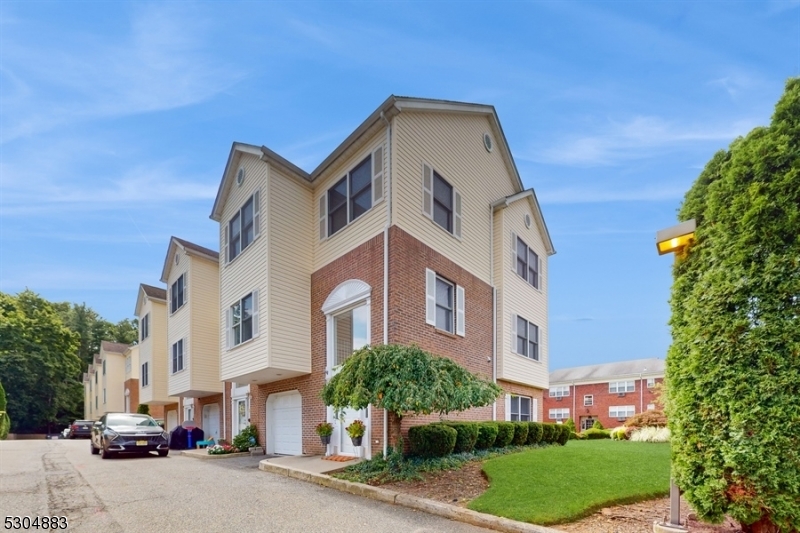 View Caldwell Boro Twp., NJ 07006 townhome