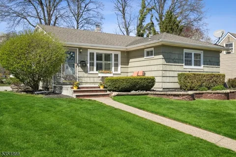 19 Whitman St, Bloomfield Twp., NJ 07003 - MLS#: 3957573