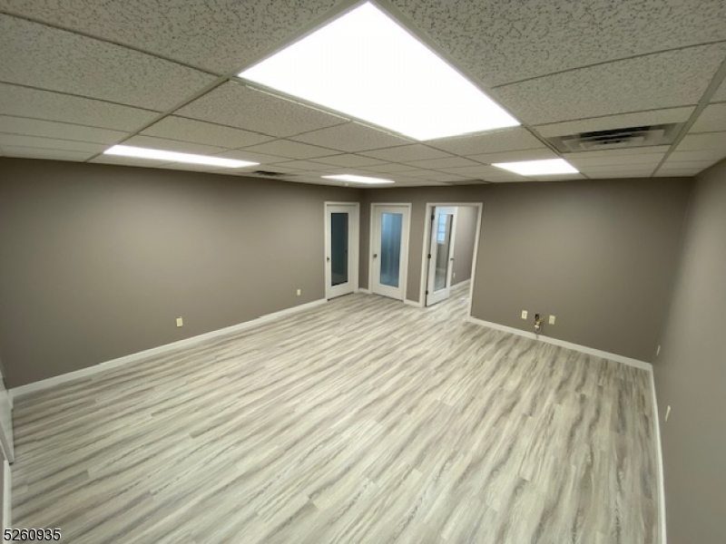 Columbia Commons - Commercial Lease