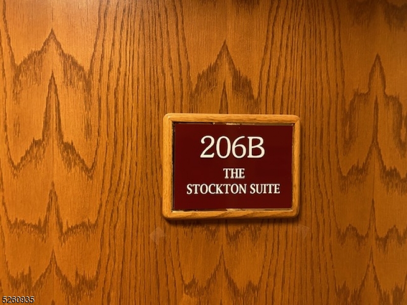 Columbia Commons - Commercial Lease