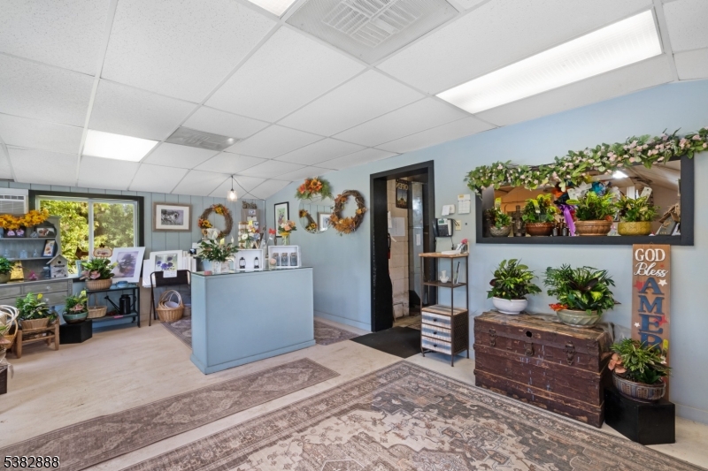 WILLOW GROVE - Commercial Sale