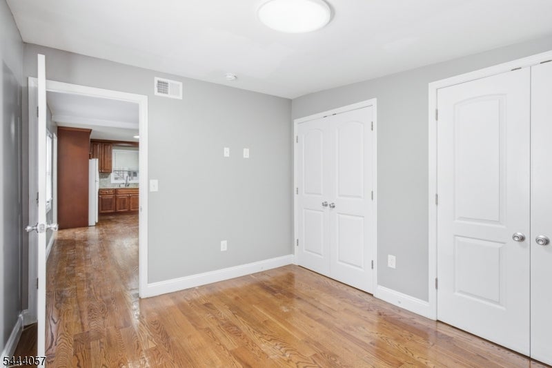 19 Komorn St - Photo 4
