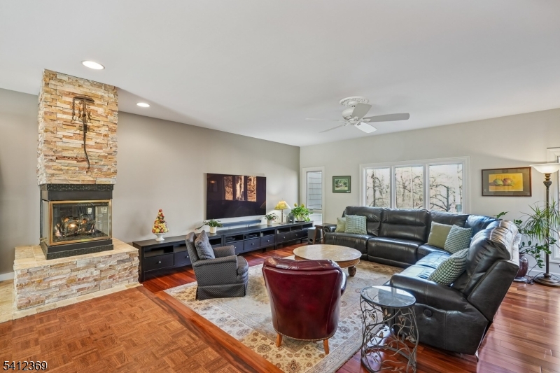 Glen Pond - Residential