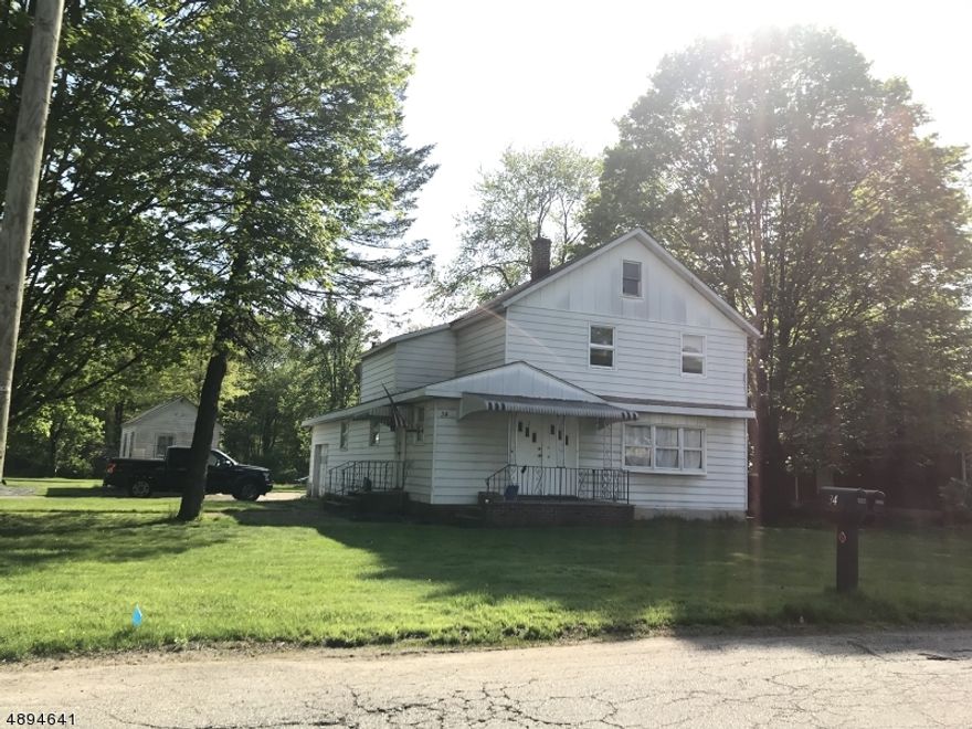 Welcome to this charming one-bedroom apartment on the second floor in the heart of Roxbury Township, NJ. Freshly painted throughout, this cozy space offers a bright and inviting atmosphere. Enjoy the convenience of utilities included, making it even easier to call this place home. The tenant only pays for electricity. The apartment is ideally situated near local restaurants and transportation, providing easy access to dining and commuting options. Whether you are looking, to relax or explore, everything you need is within reach. Don't miss out on this perfect blend of comfort and convenience!