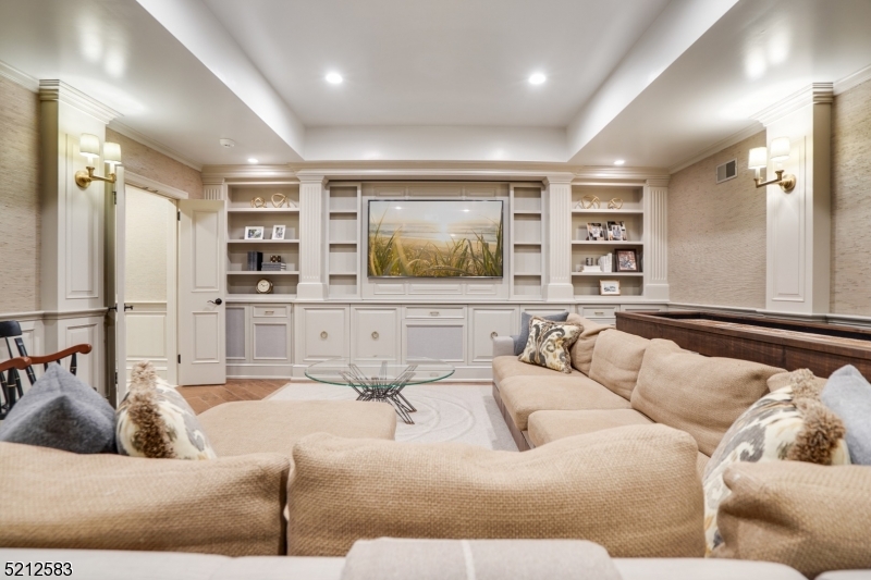 Rolling Hill - Residential