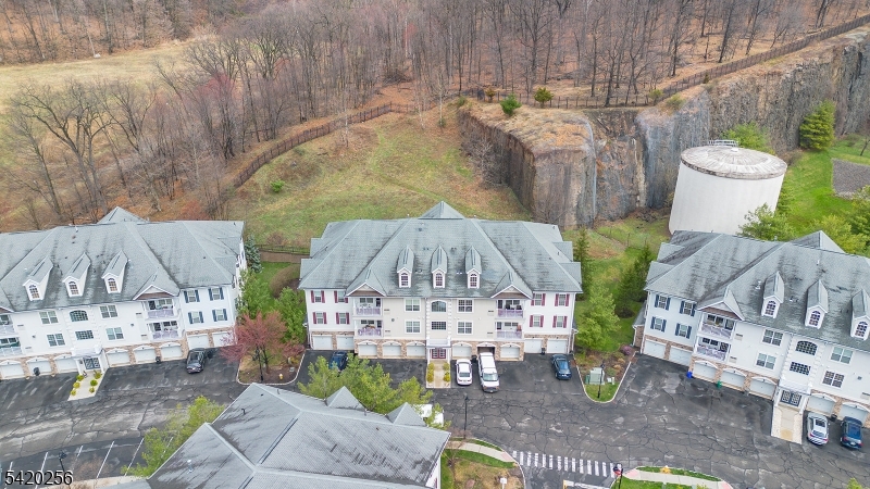 Four Seasons - Residential