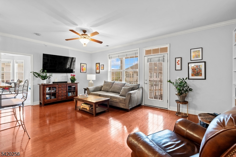 Four Seasons - Residential