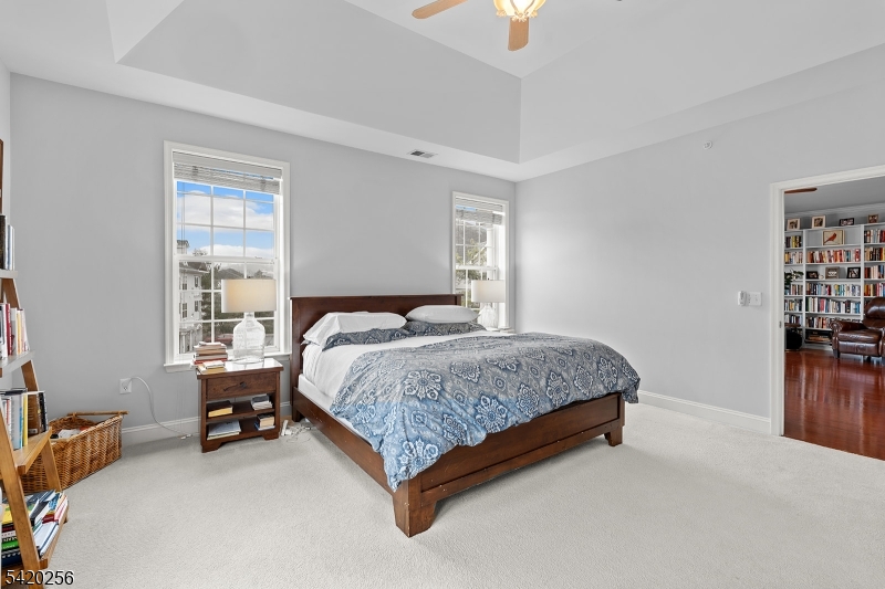 Four Seasons - Residential