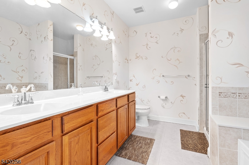 Four Seasons - Residential