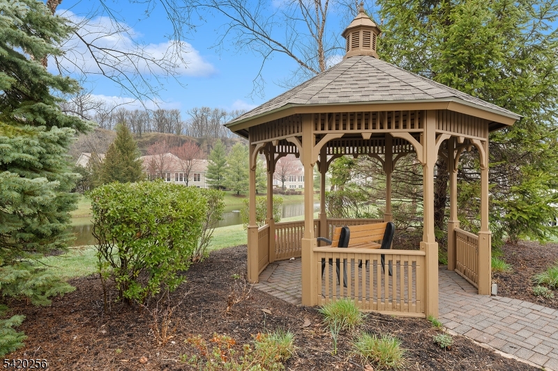 Four Seasons - Residential