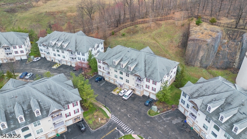 Four Seasons - Residential