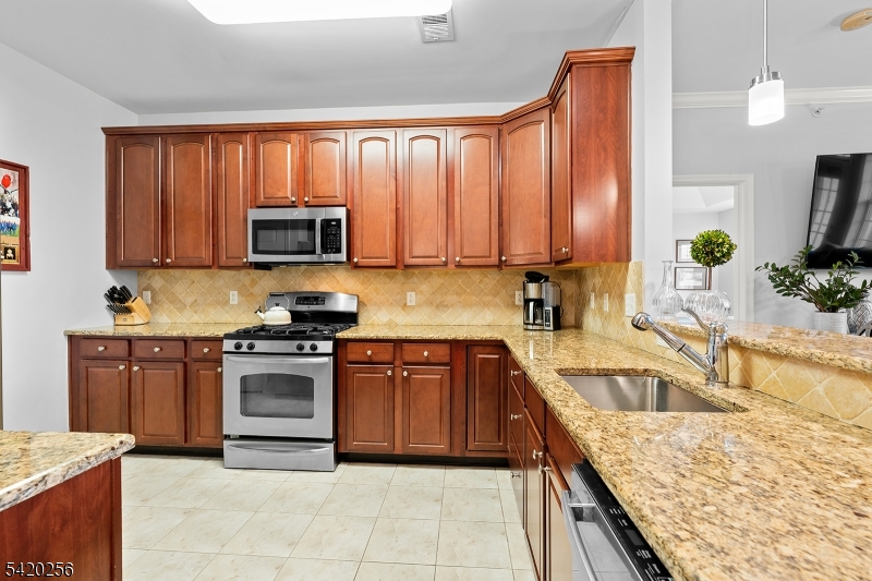 Four Seasons - Residential