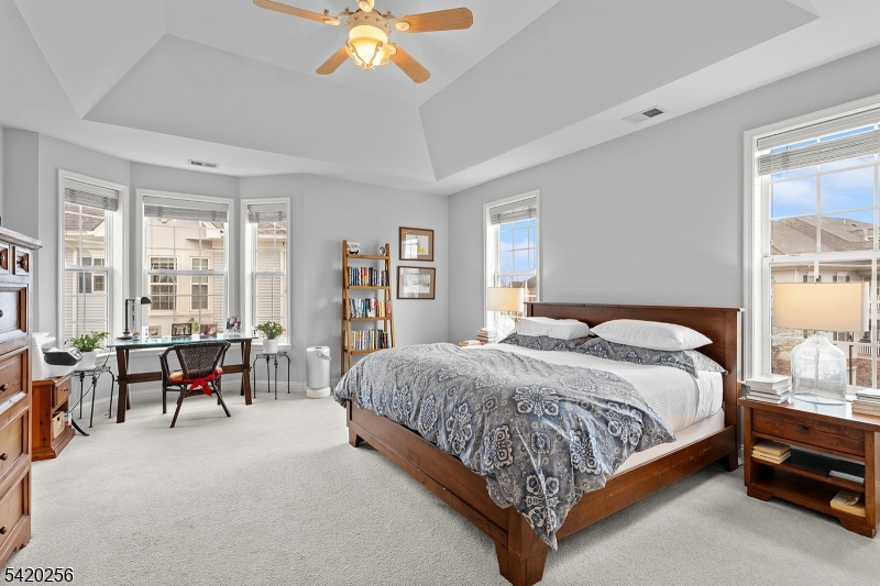 Four Seasons - Residential