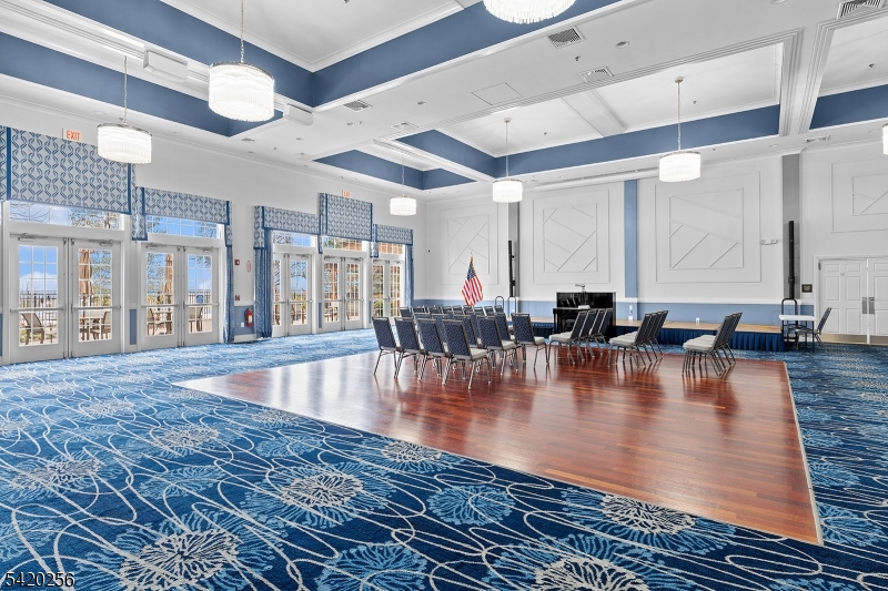 Four Seasons - Residential