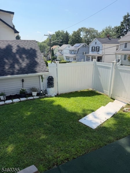 200 Lincoln Pl - Photo 3