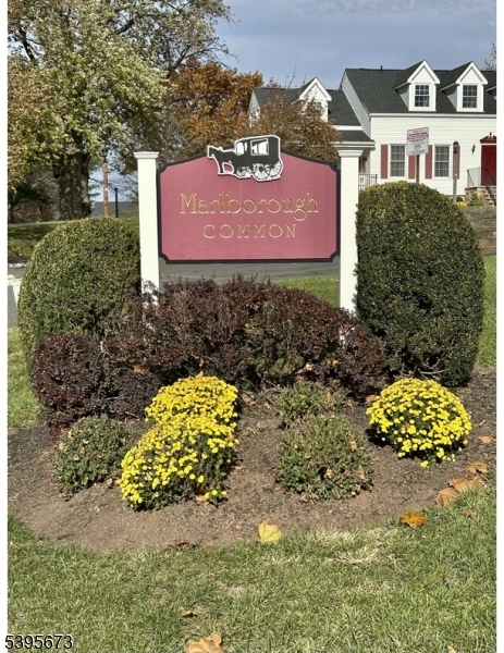 WILLIAMSBURG SQUARE - Residential