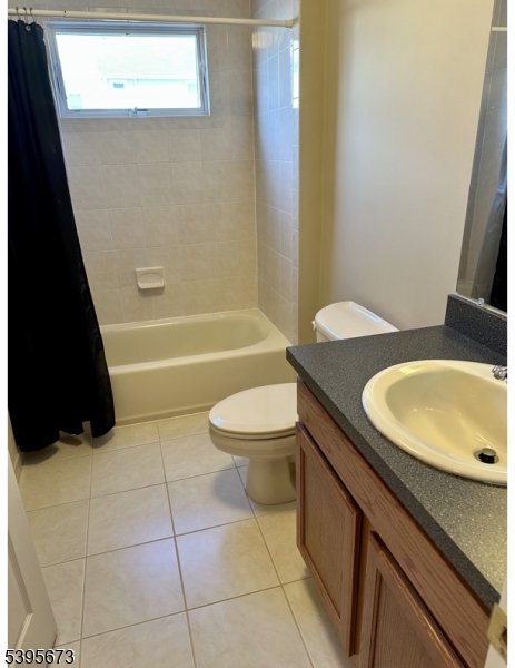 WILLIAMSBURG SQUARE - Residential