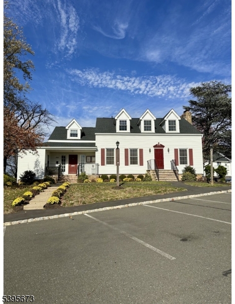 WILLIAMSBURG SQUARE - Residential