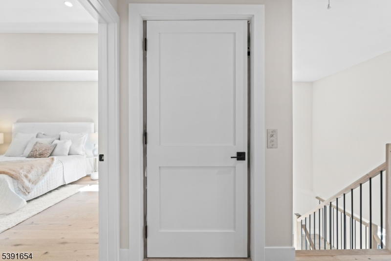 Lexington on Broadway - Residential