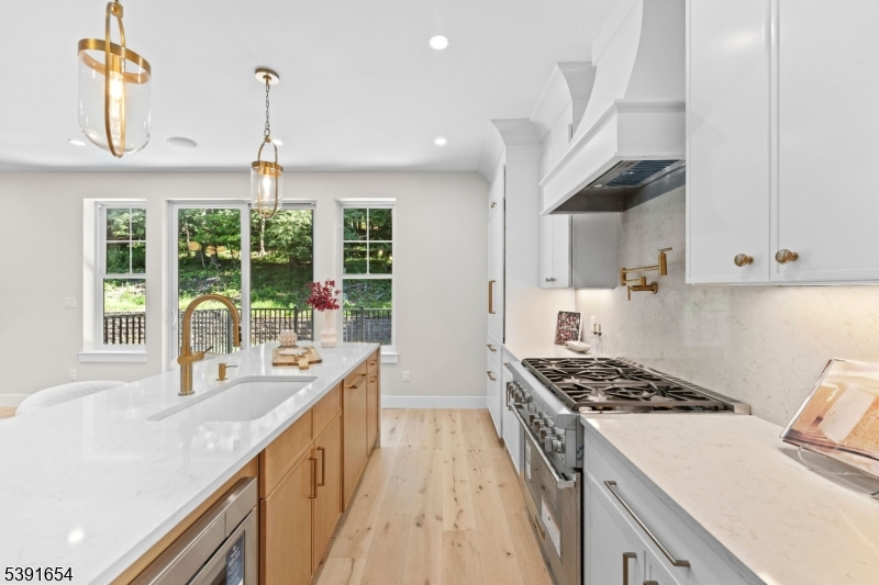 Lexington on Broadway - Residential