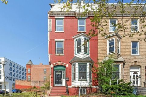 MLS: 3957639