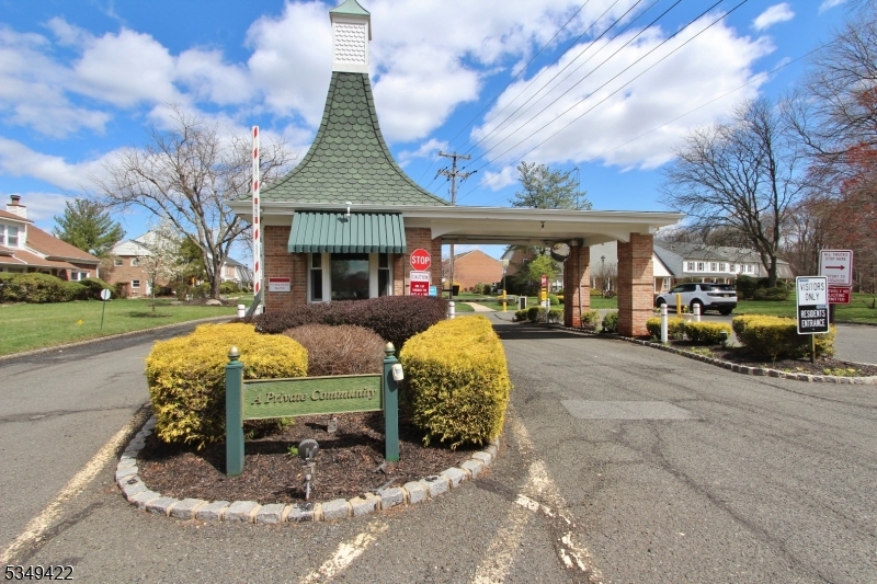 Scotch Plains Twp., New Jersey 07076, United States, 2 Bedrooms Bedrooms, ,3 BathroomsBathrooms,Residential,Active,105691