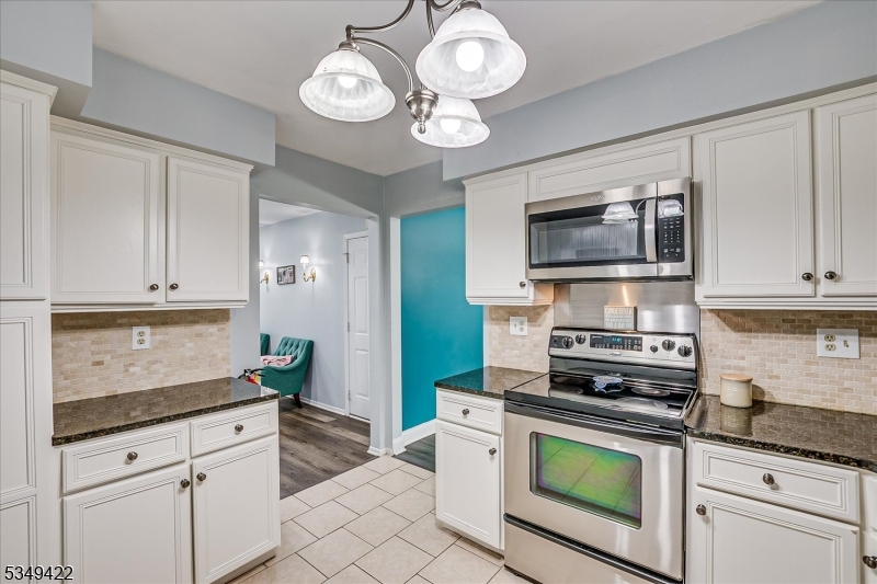 Scotch Plains Twp., New Jersey 07076, United States, 2 Bedrooms Bedrooms, ,3 BathroomsBathrooms,Residential,Active,105691