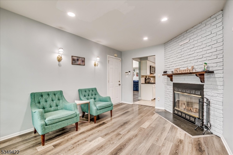 Scotch Plains Twp., New Jersey 07076, United States, 2 Bedrooms Bedrooms, ,3 BathroomsBathrooms,Residential,Active,105691