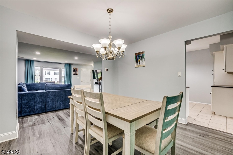 Scotch Plains Twp., New Jersey 07076, United States, 2 Bedrooms Bedrooms, ,3 BathroomsBathrooms,Residential,Active,105691