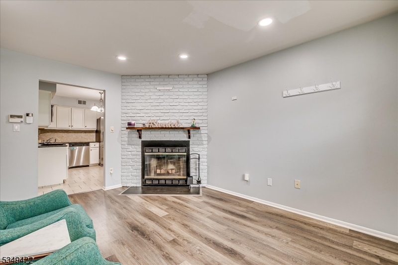 Scotch Plains Twp., New Jersey 07076, United States, 2 Bedrooms Bedrooms, ,3 BathroomsBathrooms,Residential,Active,105691