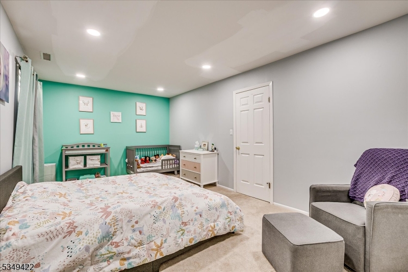 Scotch Plains Twp., New Jersey 07076, United States, 2 Bedrooms Bedrooms, ,3 BathroomsBathrooms,Residential,Active,105691