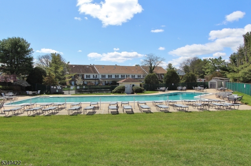 Scotch Plains Twp., New Jersey 07076, United States, 2 Bedrooms Bedrooms, ,3 BathroomsBathrooms,Residential,Active,105691