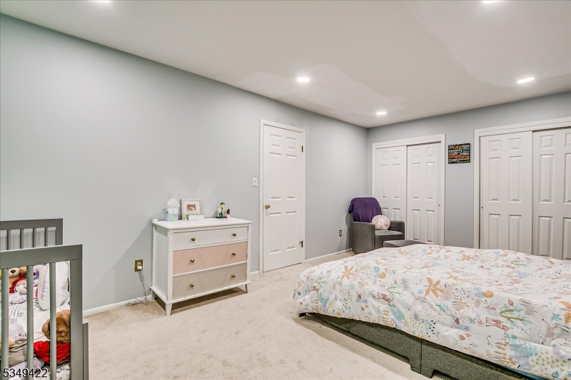 Scotch Plains Twp., New Jersey 07076, United States, 2 Bedrooms Bedrooms, ,3 BathroomsBathrooms,Residential,Active,105691