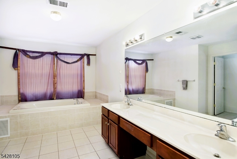 Hidden Hills - Residential Lease