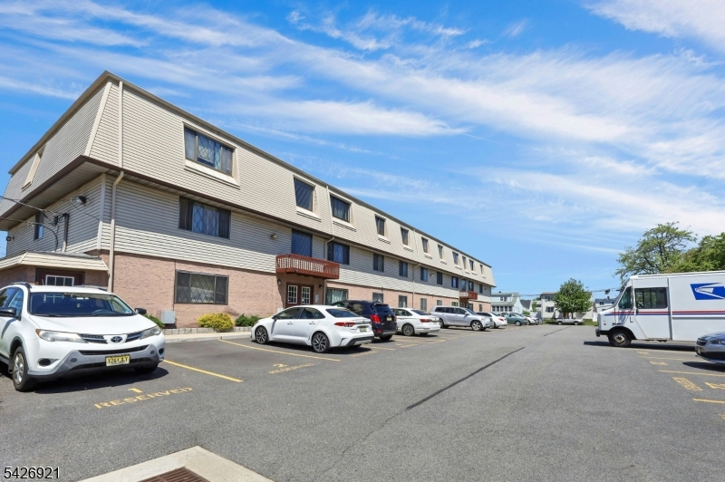 Cecilia Gardens Condo Assoc - Residential