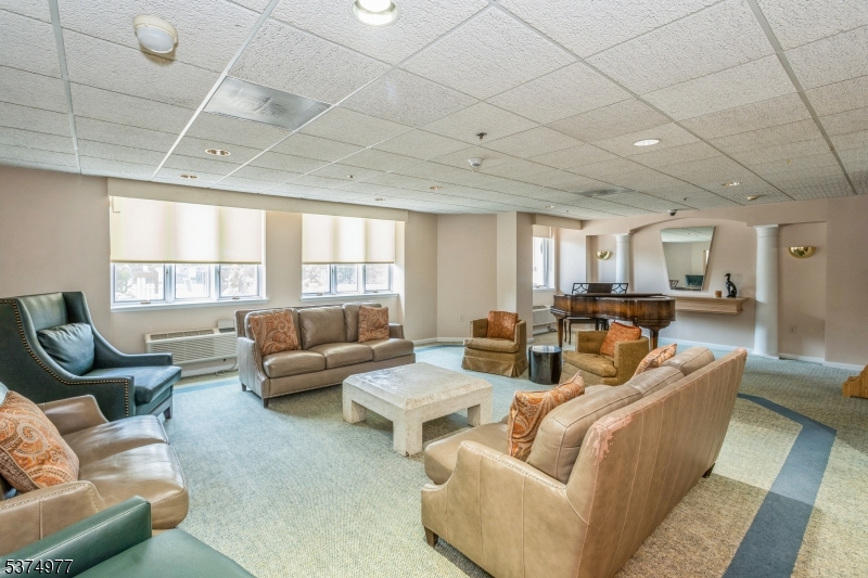 Crown View Manor - Residential