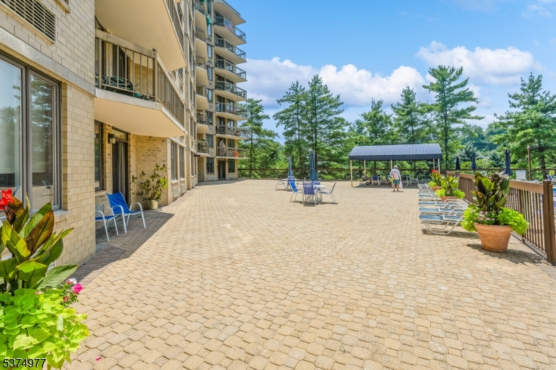 Crown View Manor - Residential