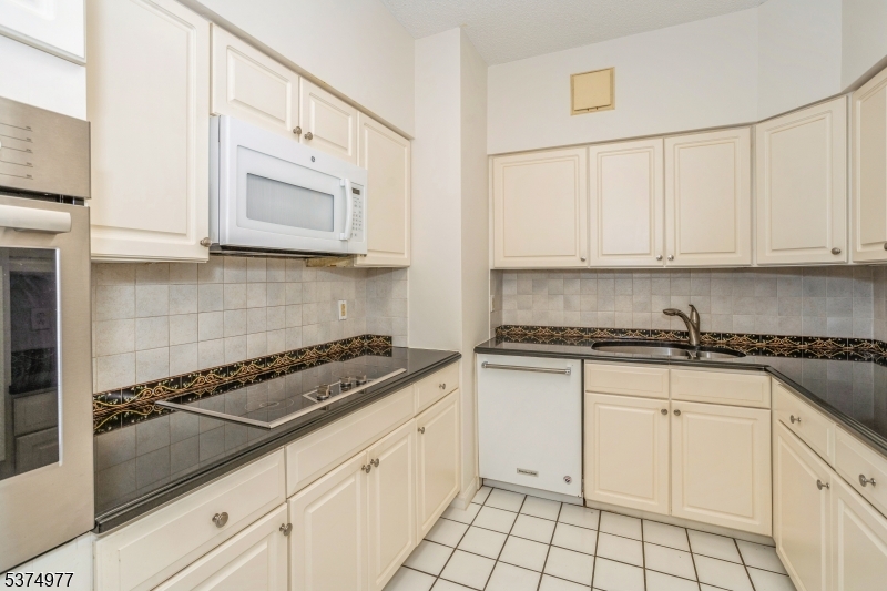 Crown View Manor - Residential