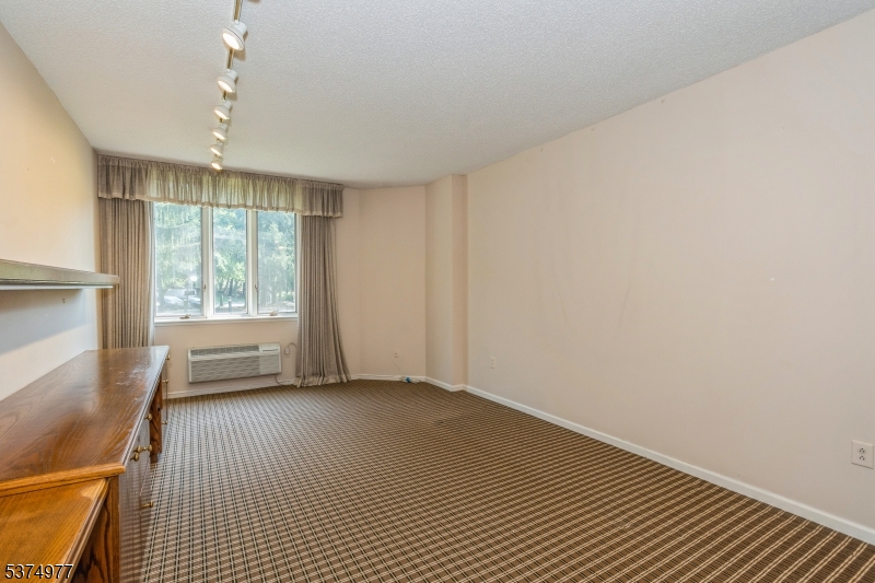 Crown View Manor - Residential