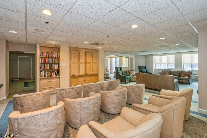 Crown View Manor - Residential