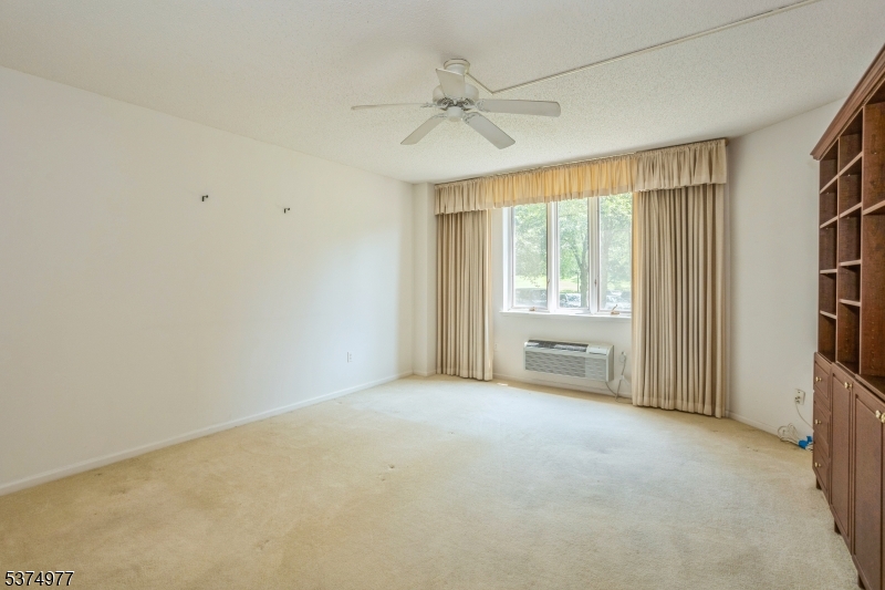 Crown View Manor - Residential