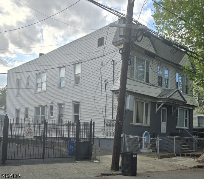 93-95 Hawkins St 4 - Photo 2
