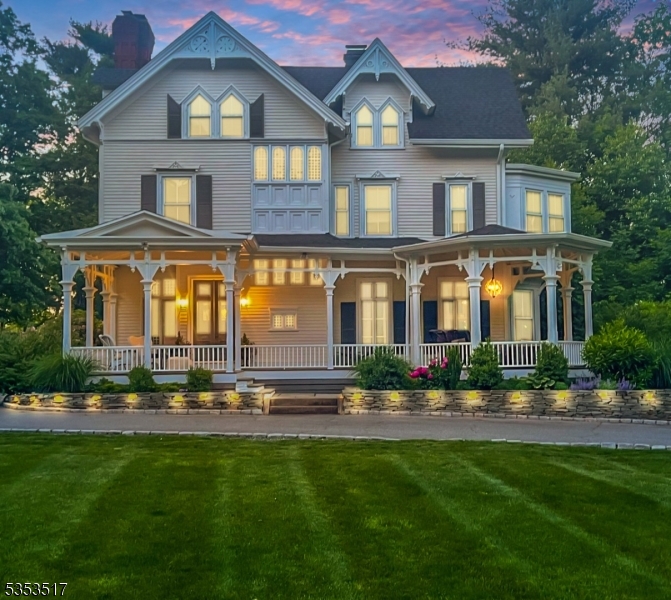 42 Llewellyn Rd