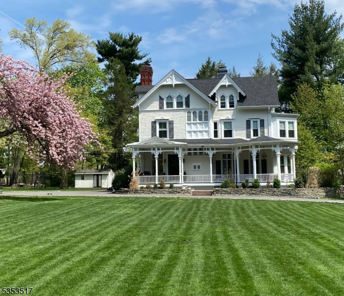 42 Llewellyn Rd