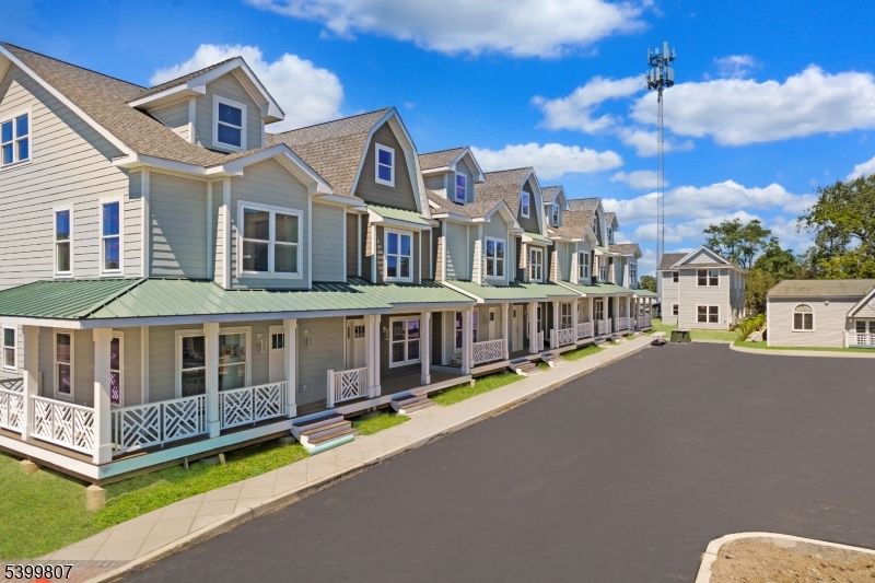 Avon Lakeview Townhomes - Residential