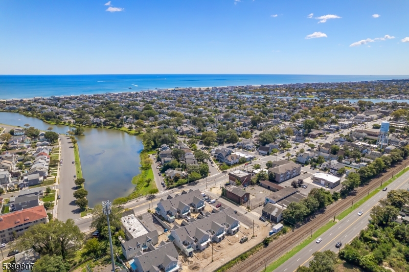 Avon Lakeview Townhomes - Residential